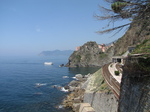 SX19554 Boat arriving at Manarola, Cinque Terre, Italy.jpg